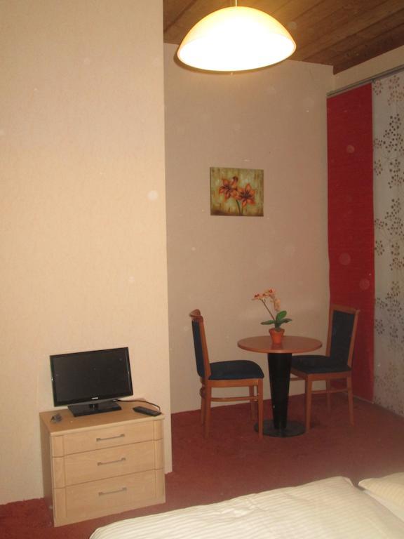 Gruener Baum Nuernberg Brunn Otel Oda fotoğraf