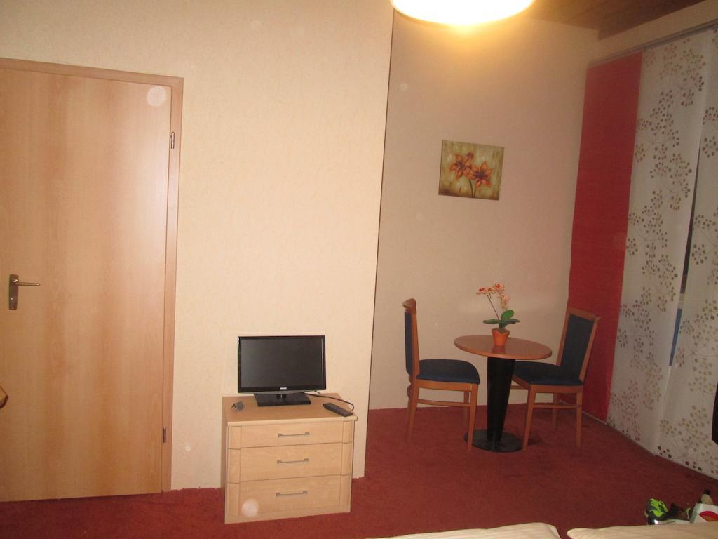 Gruener Baum Nuernberg Brunn Otel Oda fotoğraf