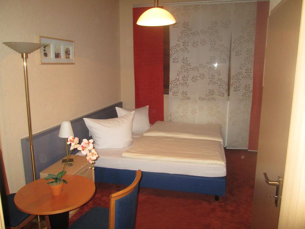Gruener Baum Nuernberg Brunn Otel Oda fotoğraf