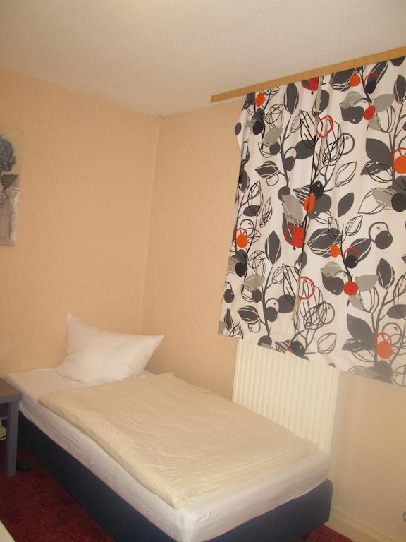 Gruener Baum Nuernberg Brunn Otel Oda fotoğraf