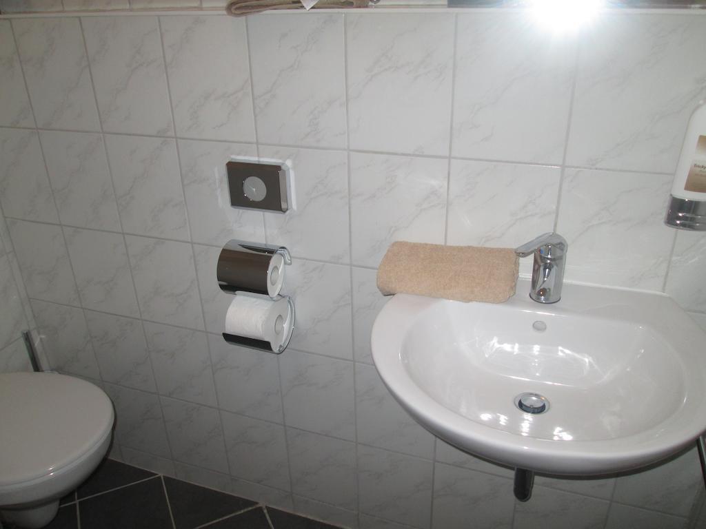Gruener Baum Nuernberg Brunn Otel Oda fotoğraf